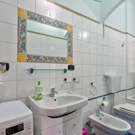 Trilocale Immerso Nel * Turín