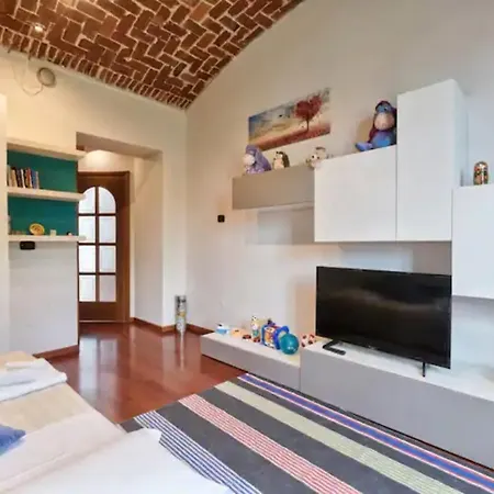 Trilocale Immerso Nel * Turín