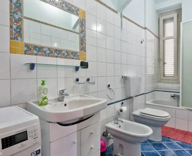 Trilocale Immerso Nel * Turín